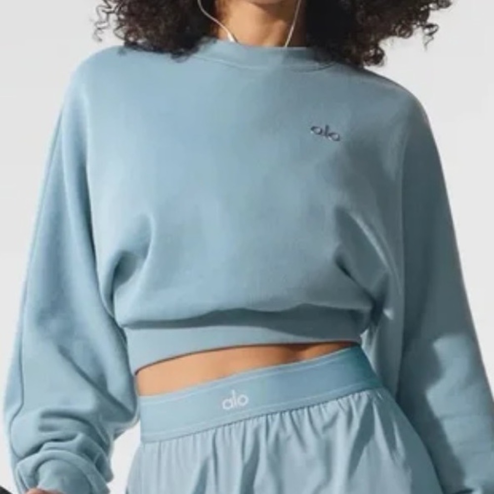 ALO YOGA Cropped Accolade Crewneck Pullover SMALL Celestial Blue -SOLD OUT color